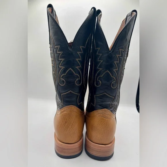 Pre-own mens smooth ostrich excellent condition use few times like new SIZE 10D